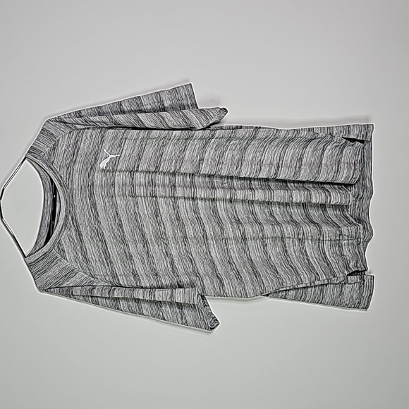 Puma XXL gray and silver athletic short sleeve shirt - Picture 1 of 6